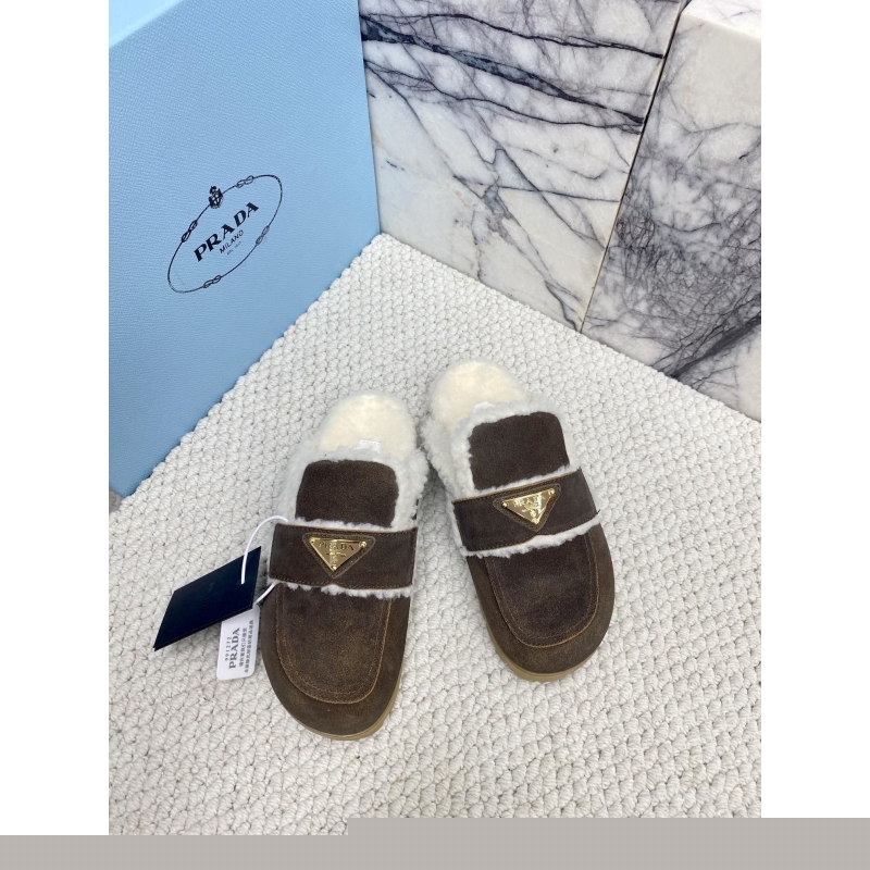 Pra*a slippers